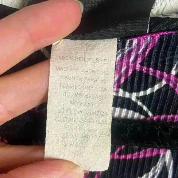 Maggie Barns 3X Blouse Geometric Print Pink Black Fairy Rave Stretchy Accordion - Picture 7 of 7